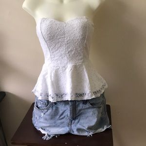 AMBIANCE MED WHITE LACED TOP